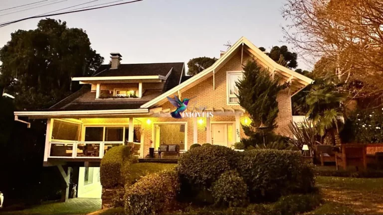 Imagem Casa com 3 Quartos à Venda, 342 m² em Centro - Gramado