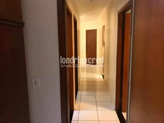 Imagem Casa Ampla na Zona Norte de Londrina – 382m² de terreno, 180m² construídos, 3 quartos, 5 vagas e espaço para futura área gourmet!