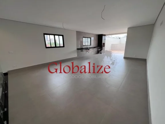 Imagem CASA À VENDA COM 3 DORMITÓRIOS, 3 SUÍTES E 2 VAGAS DE GARAGEM NO BAIRRO DA VILA BELMIRO EM SANTOS POR R$ 2.300.000,00.