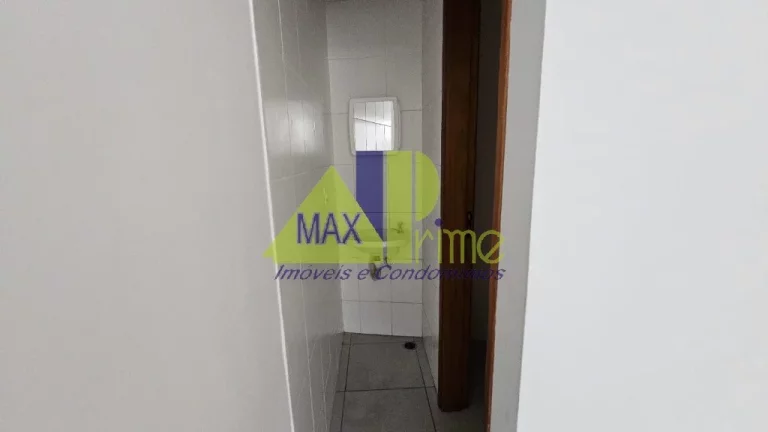 Imagem Alugue agora sua sala comercial na Vila Marieta, São Paulo-SP! Espaço moderno de 32m² com 1 banheiro.