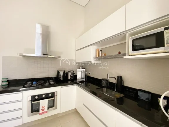 Imagem Com 190 m² de área construída, essa casa térrea encanta pela planta bem distribuída, ambientes ...