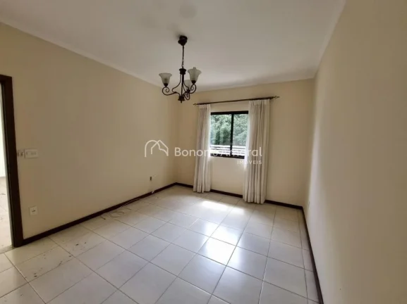 Imagem Charmosa e bem distribuída, esta casa de 182m² oferece conforto e praticidade em uma localização...
