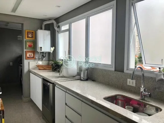 Imagem Lindo apartamento, totalmente reformado em rua charmosa e de fácil acesso para toda comodidade do b...