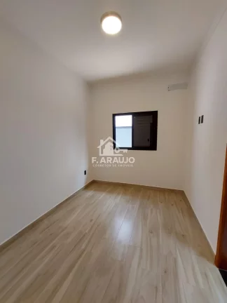 Imagem Casa em condomínio fechado à em Sorocaba-SP! Casa nova com 3 suítes e área gourmet