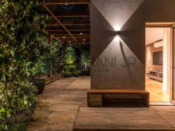 Imagem Vendo Belíssima casa de condomínio no Jd. Europa com 480 m² com 4 suítes e 4 vagas. Imóvel com projeto requintado em exclusivo condomínio de apenas 6