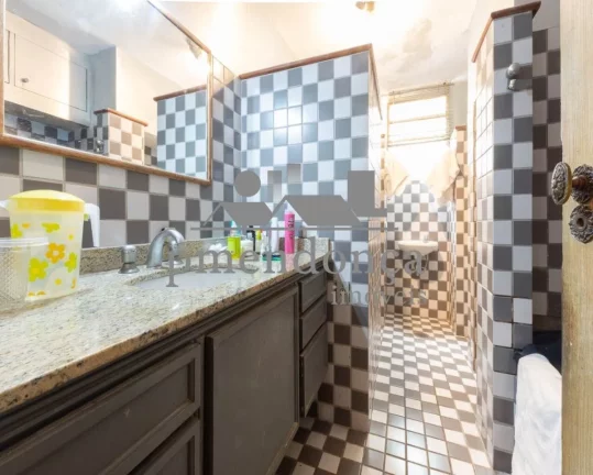 Imagem Apartamento em Higienópolis com 4 quartos (1 suíte) e 2 vagas, 240 m2