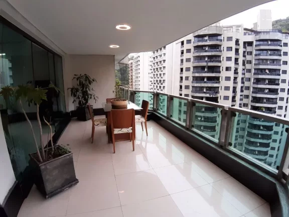 Imagem PITANGUEIRAS - APTO MOBILIADO, 3 SUITES.
