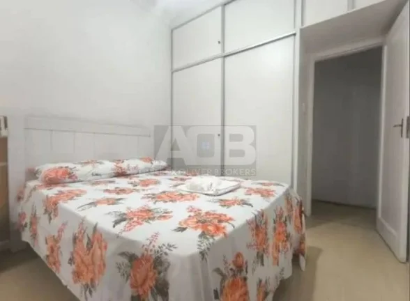 Imagem Apartamento à venda em Copacabana, com 85m2, 2 quartos + Dependências.