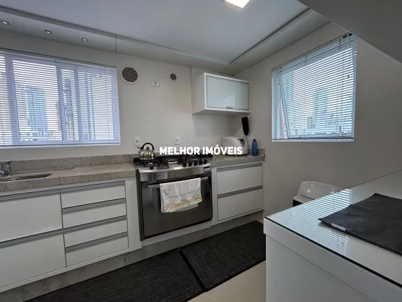 Imagem Apartamento á venda mobiliado e decorado, com 3 dormitórios e 2 vagas de garagem no centro de Balneário Camboriu
