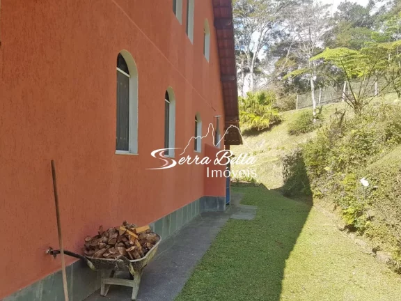 Imagem Casa com 3 dormitórios à venda, 210 m² por R$ 890.000,00 - Vargem Grande - Teresópolis/RJ