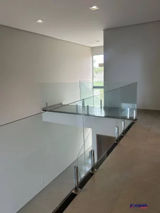 Imagem VENDO CASA 4/4 SENDO TRÊS SUIT EM CONDOMÍNIO - SIM