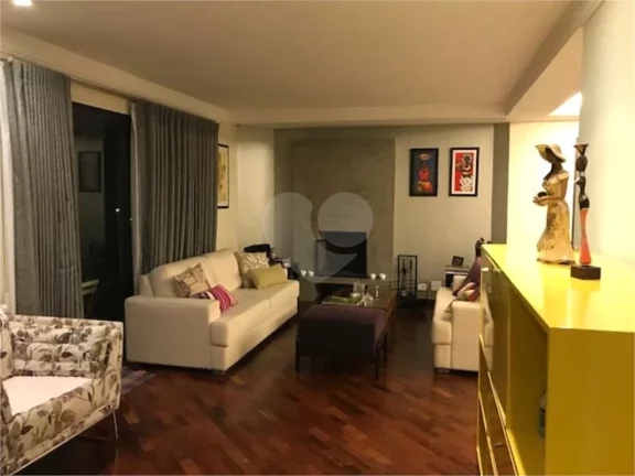Imagem Apartamento à venda com 3 quartos, sendo 1 suíte, no condomínio Ouro Preto, São Paulo - SP