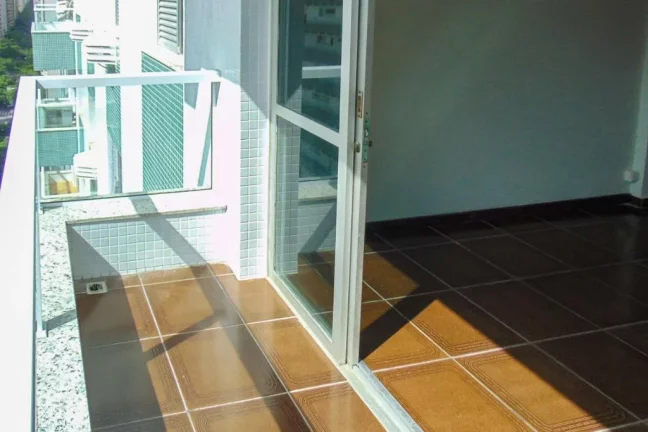 Imagem PITANGUEIRAS- NO CALÇADÃO , LOCALIZAÇÃO PRIVILEGIADA , GARAGEM NO PRÉDIO.
