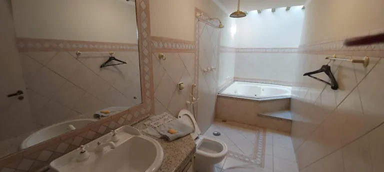 Imagem Excelente imóvel comercial com 3 vagas de recuo , 6 salas sendo com moveis embutidos de excelente q...