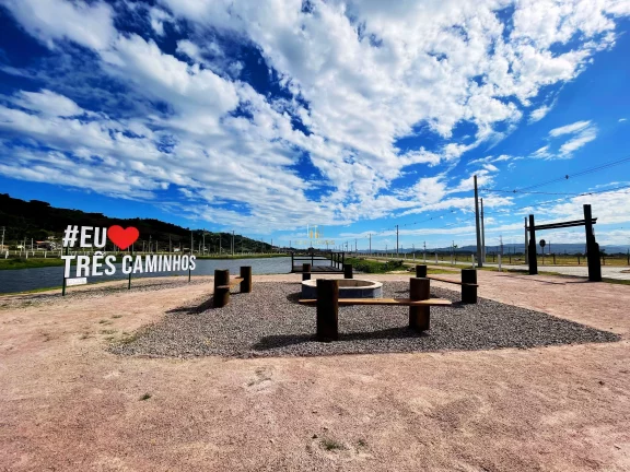 Imagem Terreno 252m² no Loteamento Três Caminhos em Tubarão-SC! Financiamento Disponível!