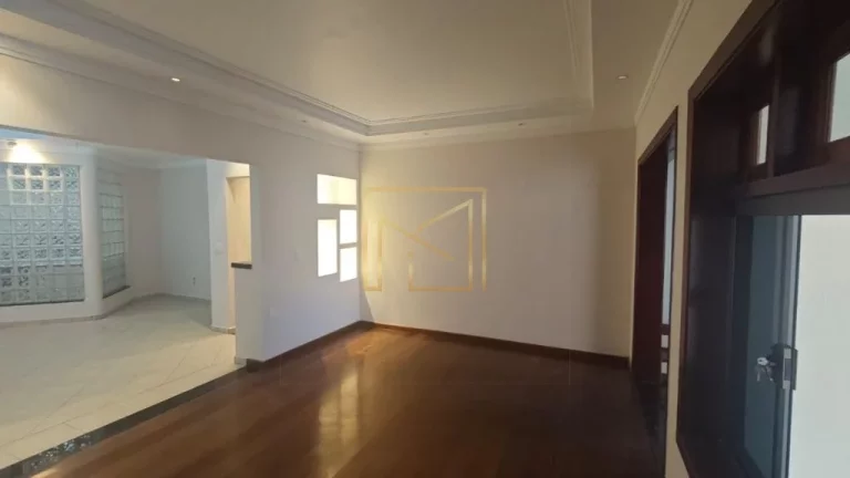 Imagem Residência Singular em Jardim Santana: Amplitude e Conectividade em Hortolândia