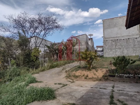 Imagem Casa à venda em Caieiras-SP, no Jardim Monte Alegre: 3 quartos, 1 suíte, 2 salas, 2 banheiros, 2 vagas de garagem e 99m². Confira!