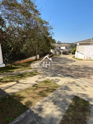 Imagem Casa em condomínio fechado com 3 suítes e 2 vagas na Granja Viana