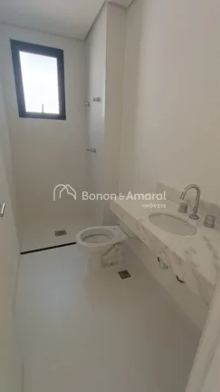 Imagem Esta casa recém construída, com 2 suítes, localizada em um condomínio completo, é a escolha per...