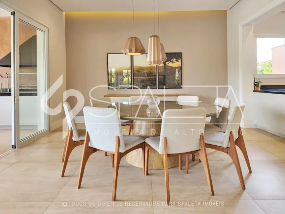 Imagem Linda residência com arquitetura toscana à venda no Boulevard da Fazenda da Grama