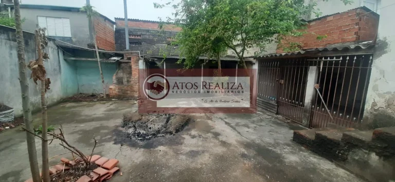 Imagem Grande oportunidade para investimento. Vendo casa para reforma, com um terreno de 210m² no jardim manacás, 400 metros da estação Grajaú da CPTM, casa com 2 Dormitórios, sala, cozinha, área de serviço, quintal, corredor lateral, 3 vagas de garagem,, churra