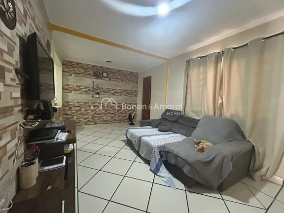 Imagem Excelente casa à venda no bairro Monte Alegre, com localização privilegiada, próxima a escolas, ...
