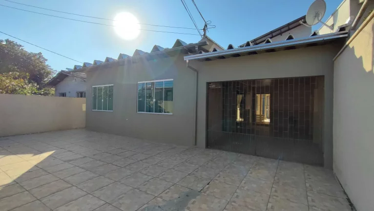 Imagem Casa com 3 dormitórios sendo 1 suíte e 2 vagas de garagem no bairro são Judas Itajai/SC