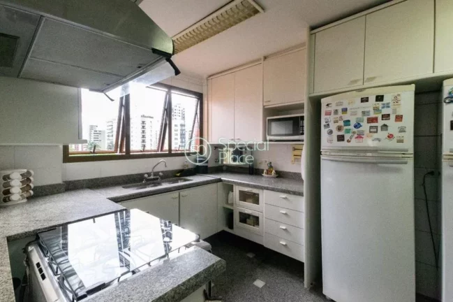 Imagem Lindo apartamento de alto padrão, com ambientes bem planejados, com uma excelente localização em ...