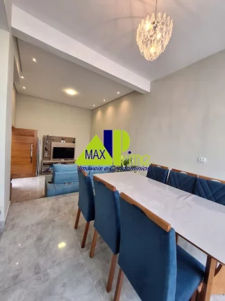 Imagem Casa à venda na Penha de França, São Paulo-SP, 2 quartos, 1 suíte, 2 salas, 3 vagas de garagem e 230m² de área.