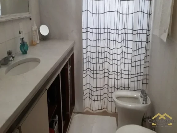 Imagem Casa à Venda com 241m² por R$ 990.000,00 - Vila Vianelo - Jundiaí/SP