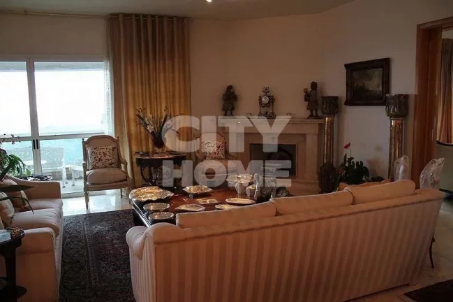 Imagem Excelente apto com 367 m² de área útil no melhor do Panamby. Living enorme, com lareira e varanda...