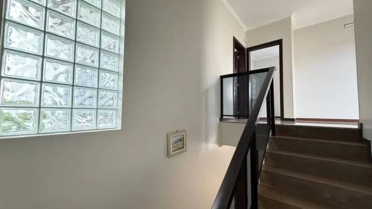 Imagem Casa a 120m do mar com 3 quartos (2 suítes), 209m² de área construída e 251m² de terreno, em Itacolomi, Balneário Piçarras - Adriano Carpes Imóveis vende!