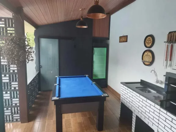 Imagem Casa com 2 dormitórios e 2 vagas de garagem - Morro do Meio | Joinville/SC