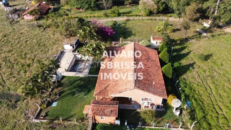 Imagem Sitio à venda com 2 casas em Porangaba SP