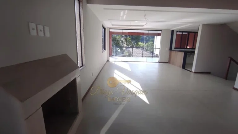 Imagem Casa em Condomínio para Venda em Teresópolis / RJ no bairro Vargem Grande