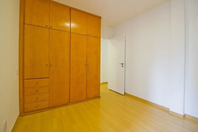 Imagem Apartamento 100M² Reformado, 2Q, 1 Suíte, 2 Banheiros, 1 Vaga, Salão de Festas e Salão de Jogos.