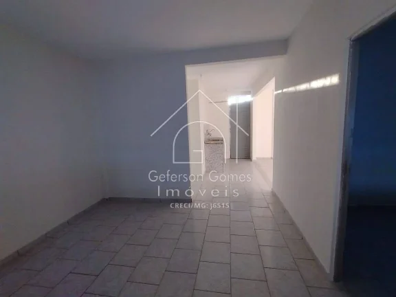 Imagem Casa à venda com 03 Quartos - Centro - Mantena - MG