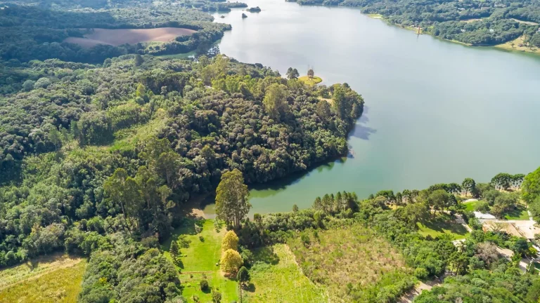 Imagem Chácara com frente para a represa do Passaúna