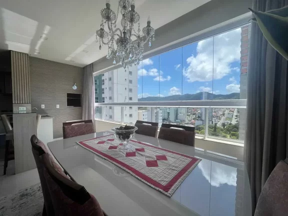 Imagem Apartamento com 2 suítes e 2 vagas de garagem no Bairro Pioneiros em Balneário Camboriú/SC