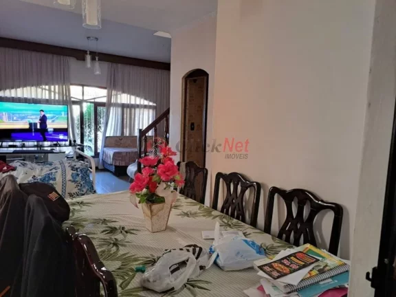 Imagem Sobrado espaçoso bem localizadoà venda no bairro Assunção, São Bernardo do Campo, com 3 dormitórios, sendo 1 suíte, 5 vagas, 246 m².