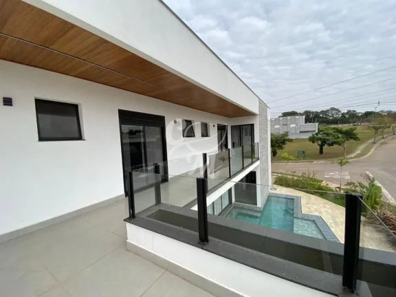 Imagem Casa em Condomínio com Lazer e Lago