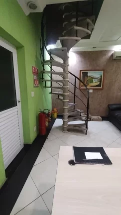 Imagem Oportunidade única: Sobrado à venda na Vila Medeiros, São Paulo-SP. 3 quartos, 1 suíte, 3 salas, 5 banheiros, 1 vaga, 125 m².