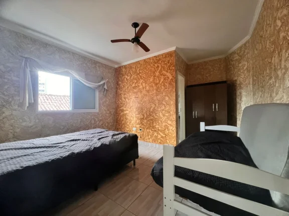 Imagem Casa para Venda em Praia Grande, Caiçara, 3 dormitórios, 2 suítes, 2 banheiros, 2 vagas