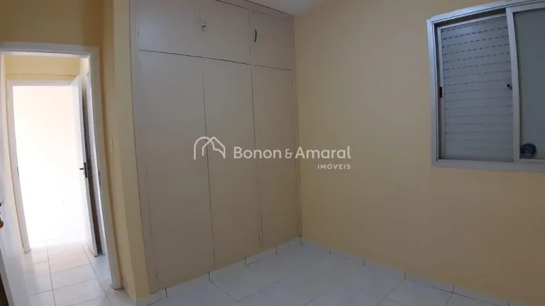 Imagem Apartamento espaçoso à venda em excelente localização. São 2 dormitórios com armários planeja...