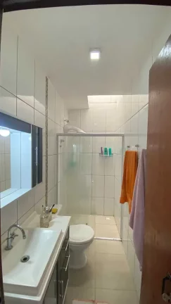 Imagem Sobrado mobiliado com 2 dormitórios sendo 1 suíte e 2 vagas – Bairro Cedro, Camboriú/SC