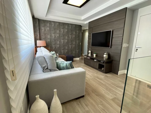 Imagem Apartamento duplex finamente mobiliado 3 suítes e 2 vagas no Centro de Balneário Camboriú/SC