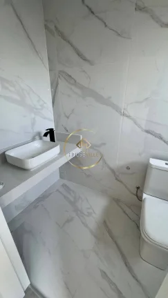 Imagem Casa Térrea, 3 Dormitórios( 3 suítes), 4 vagas, Condomínio Santa Mônica.