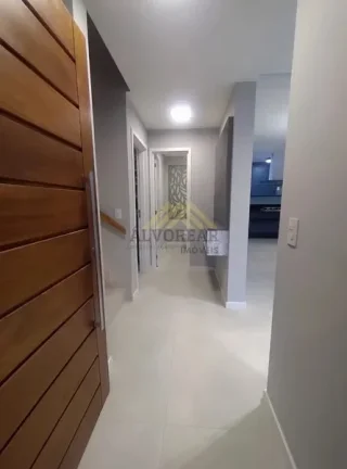 Imagem Sobrado em condominio com vista de frente pra a pedra grande