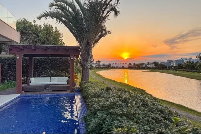Imagem Casa de condomínio à venda em Xangri-Lá, Centro, com 4 quartos, 368m²