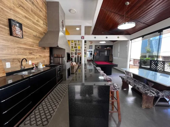 Imagem Casa com 3 dormitórios sendo 1 suíte e 2 vagas de garagem no bairro Ressacada em Itajaí